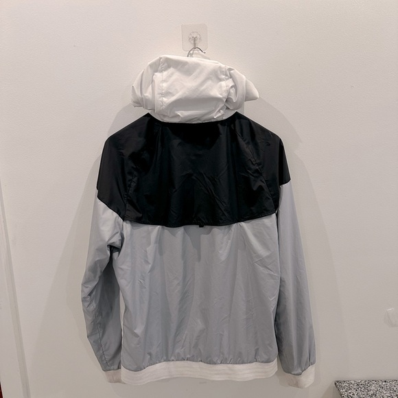 Nike Windrunner OG Windbreaker – Size M - Picture 2 of 2